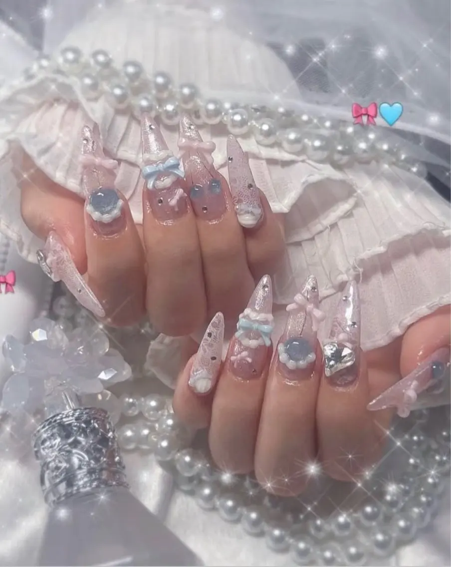 ネイル ジェルネイル ガーリー キラキラネイル 韓国ネイル ロングネイル ハンドネイル Yuri.nail studioのネイルデザイン