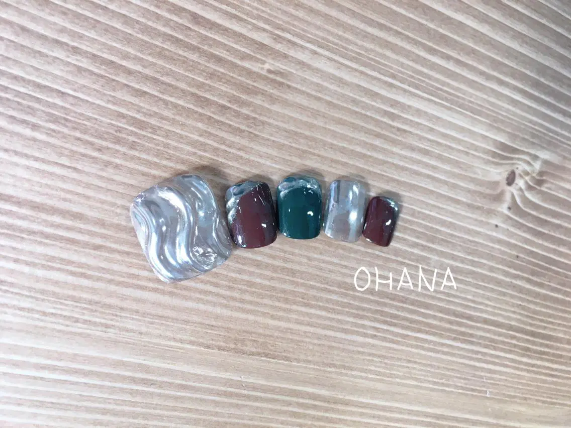 ネイル フットネイル ラメ(グリッター) ラメグラデーション ミラーネイル ニュアンスネイル nailroom OHANA🌴のネイルデザイン