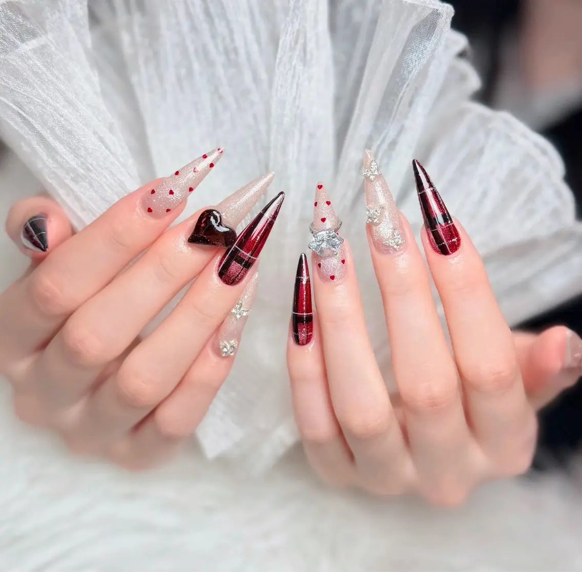 ネイル アートネイル ボルドー フレンチネイル ジェルネイル 氷ネイル・うるうるネイル ハンドネイル Julie NailSalonのネイルデザイン
