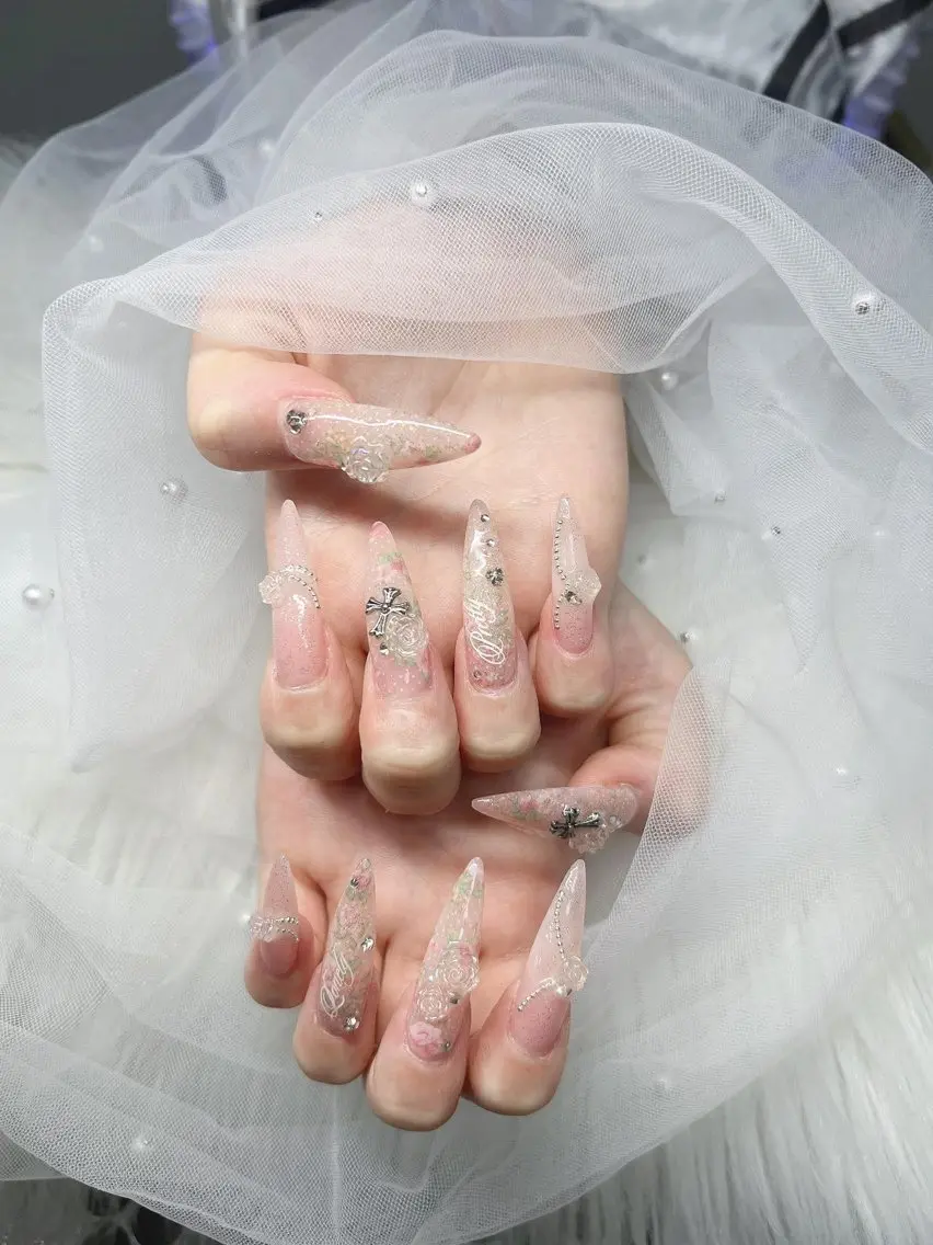 ネイル 長さ出し グラデーション 卒業式 キラキラネイル マグネットネイル ハンドネイル Lee Nailsのネイルデザイン