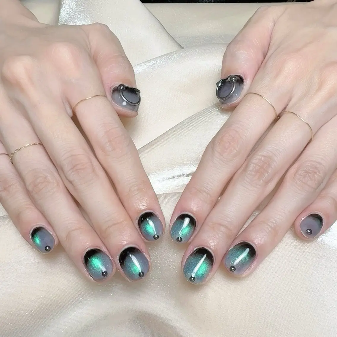 メンズ ネイル メンズ韓国風 アートネイル オーロラネイル ガーリー キラキラネイル ハンドネイル Nail salon 木にいるのネイルデザイン