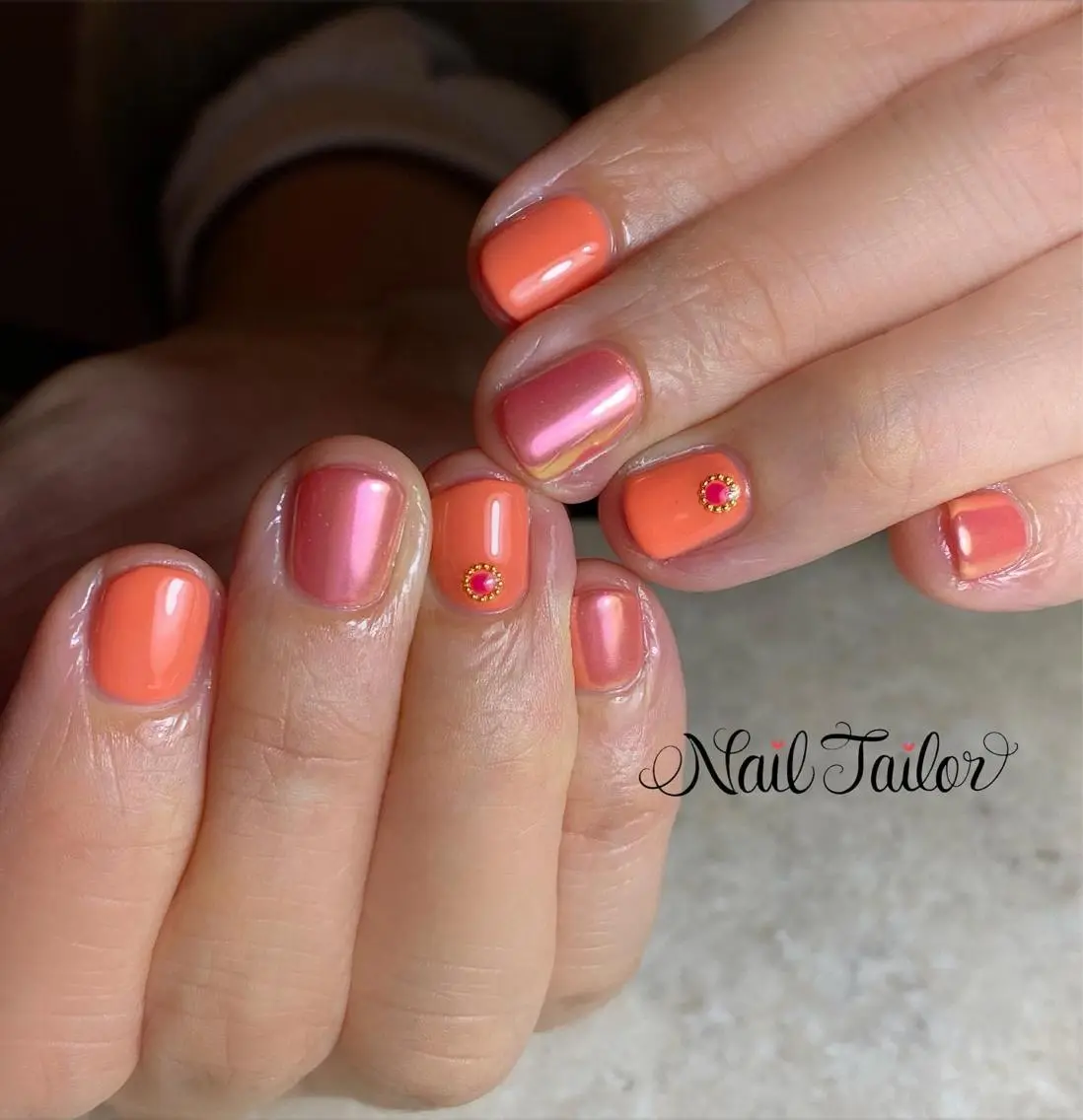 ネイル ミラーネイル オレンジ ショートネイル NailTailor ネイルテイラーのネイルデザイン