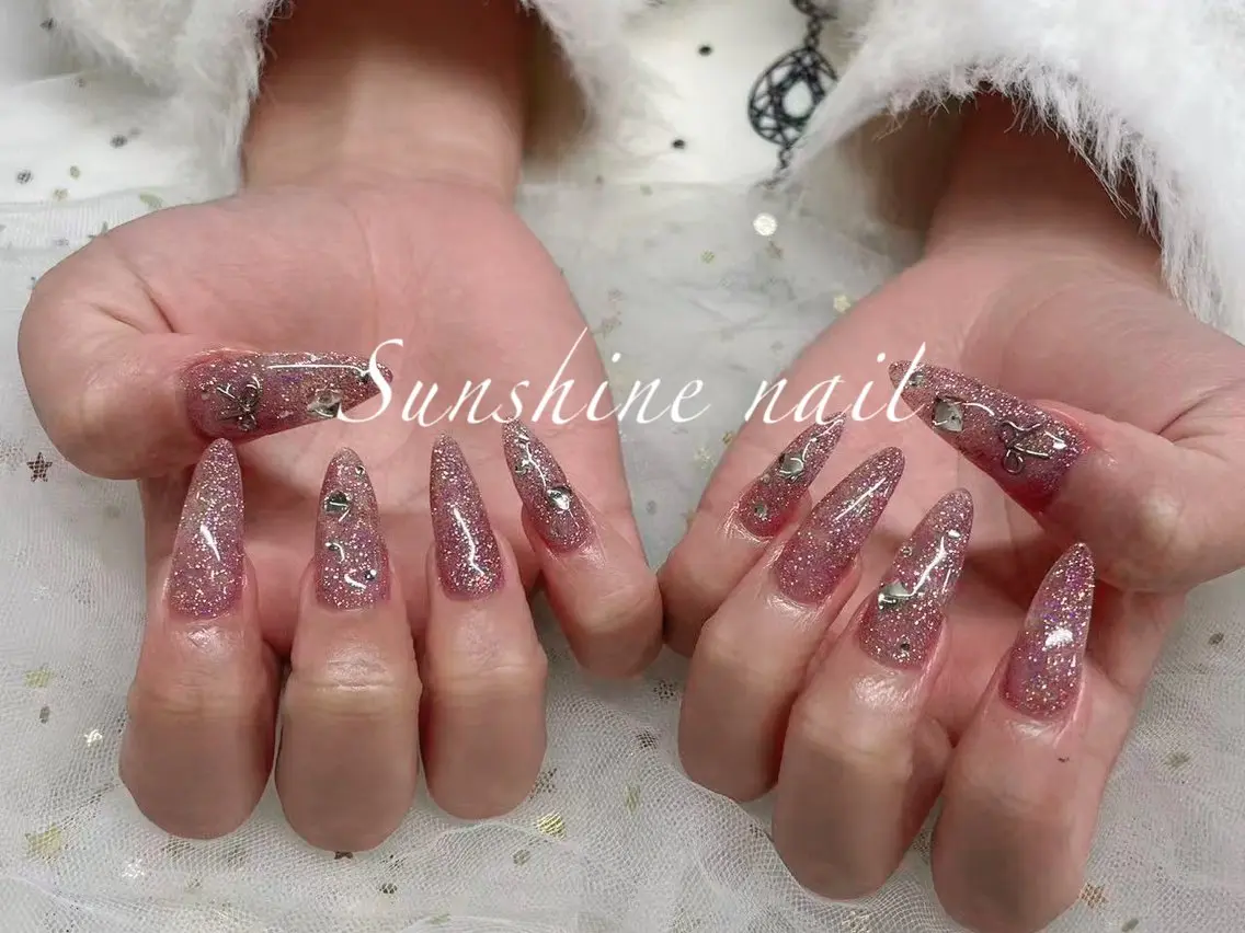 【ジェルオフ無料】チップ長さだしジェルワンカラーorラメグラ、パーツ時間内やり放題💅の写真