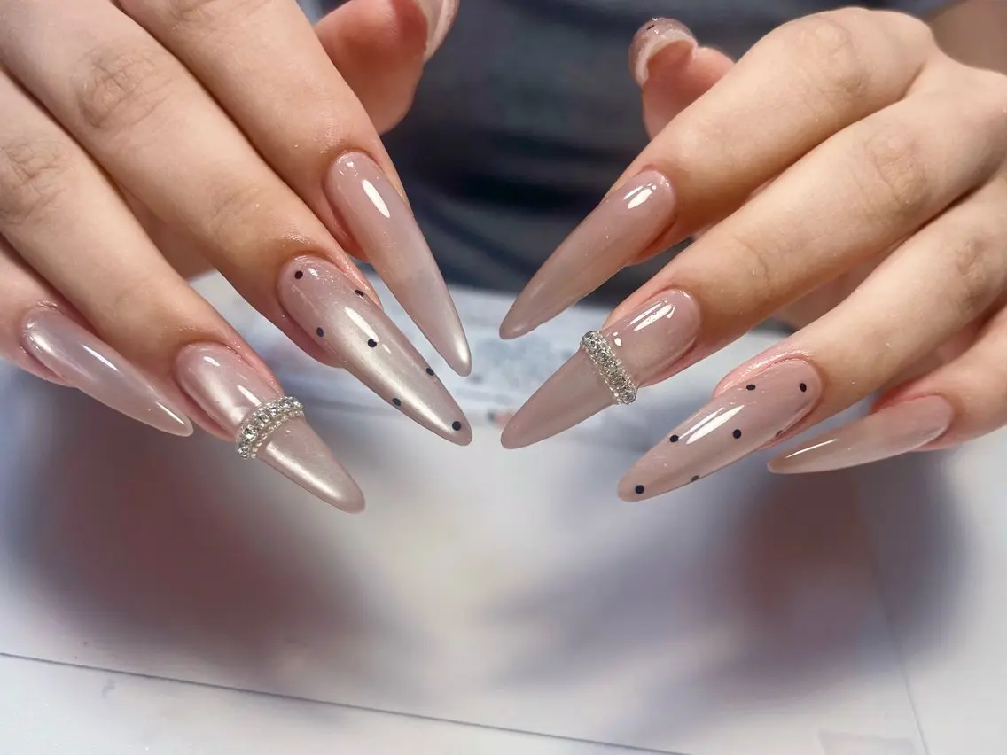 ネイル アートネイル フレンチネイル 韓国ネイル ワンホンネイル ハンドネイル 心斎橋Mione nail salonのネイルデザイン