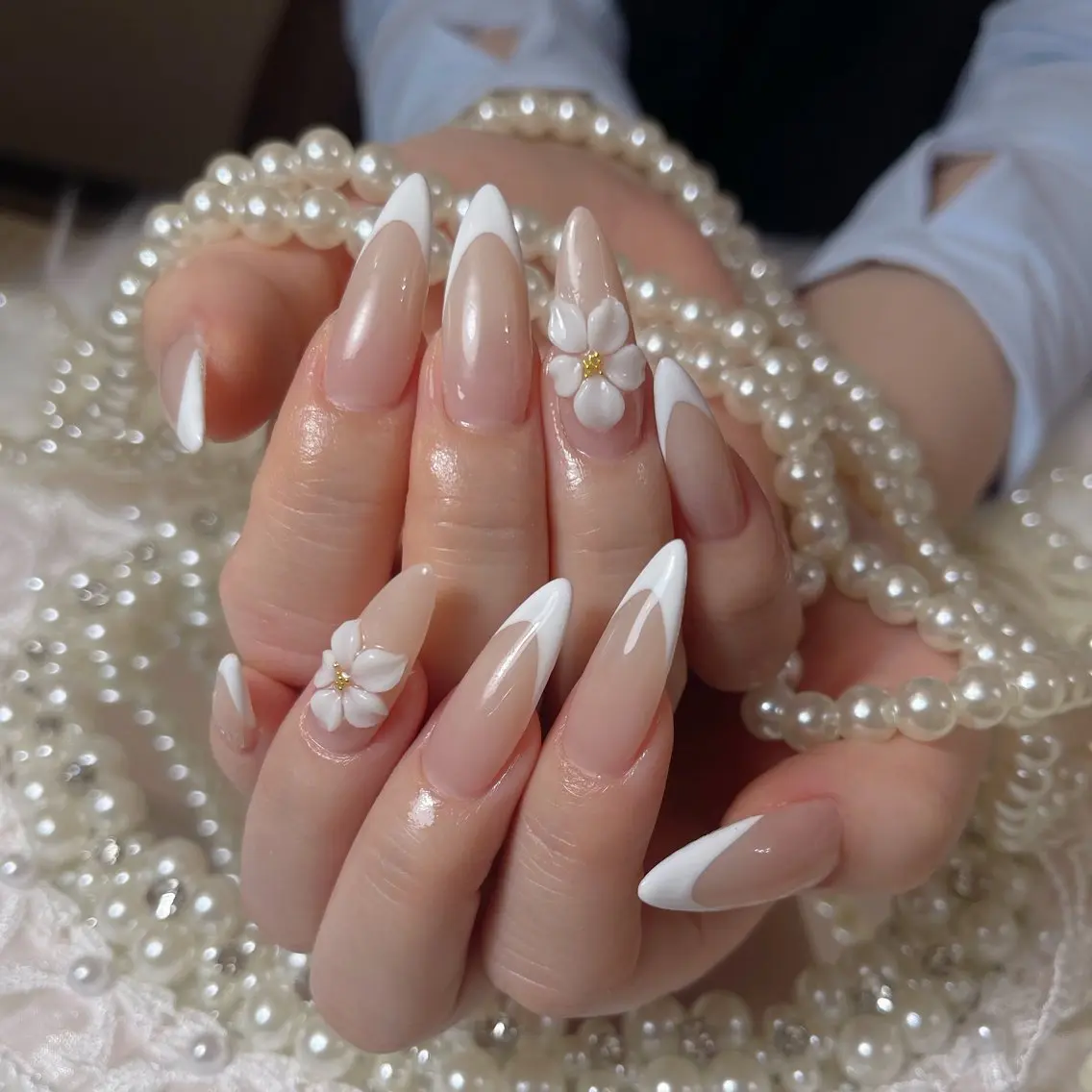 ネイル オーロラネイル 長さ出し フラッシュネイル フレンチネイル ジェルネイル ハンドネイル Amee Nail Salonのネイルデザイン