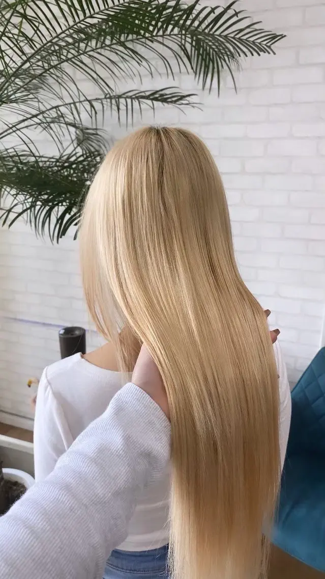ロング カラー 髙野 未衣菜のヘアスタイル