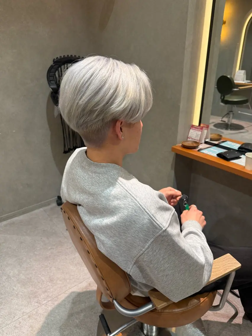 メンズ メンズハイトーン カット ヘアカラー HINATA / La fith河原町のヘアスタイル