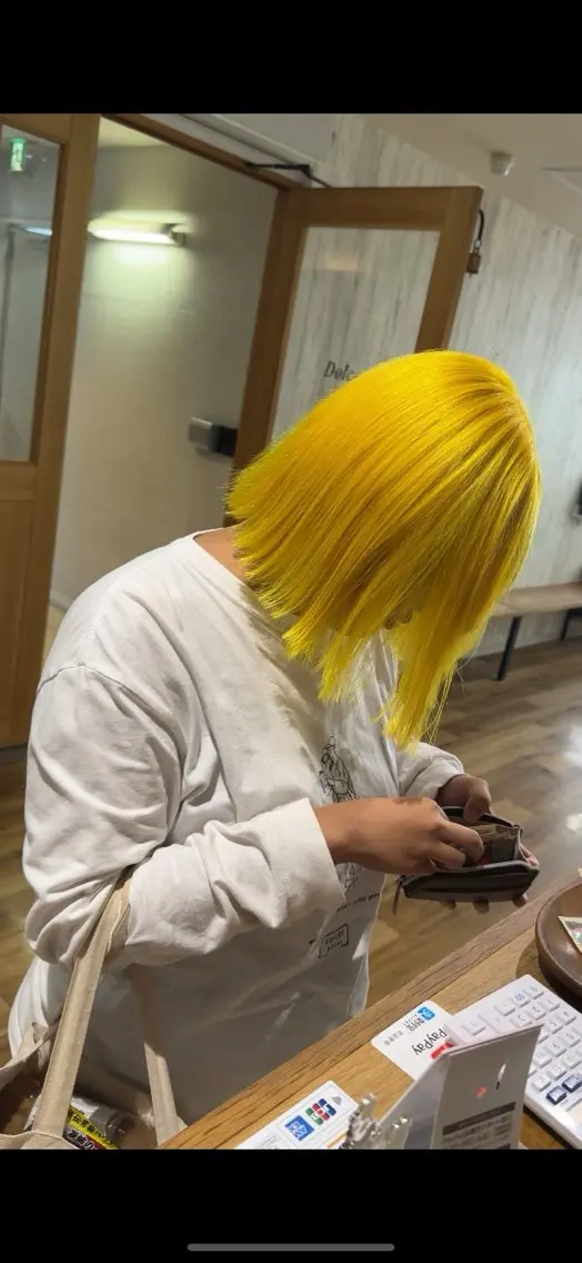 ショート カラー ブリーチ イエローカラー ヘアカラー トリートメント ハイトーン髪質改善 家中貴典のヘアスタイル