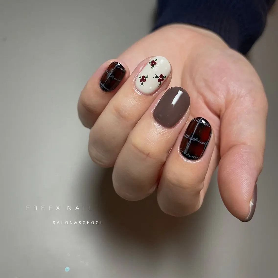 ネイル 冬ネイル クリスマス ハンドネイル ハンドケア freex nail /ニュアンス/個性派のネイルデザイン