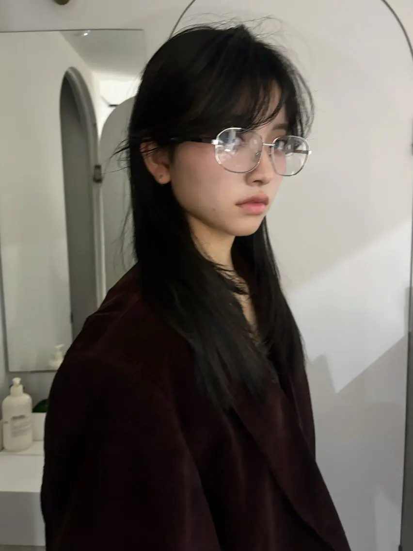 ミディアム ミディアムレイヤー 顔まわりレイヤー 顔周りカット かきあげバング レイヤーカット kanon レイヤー・ボブのヘアスタイル