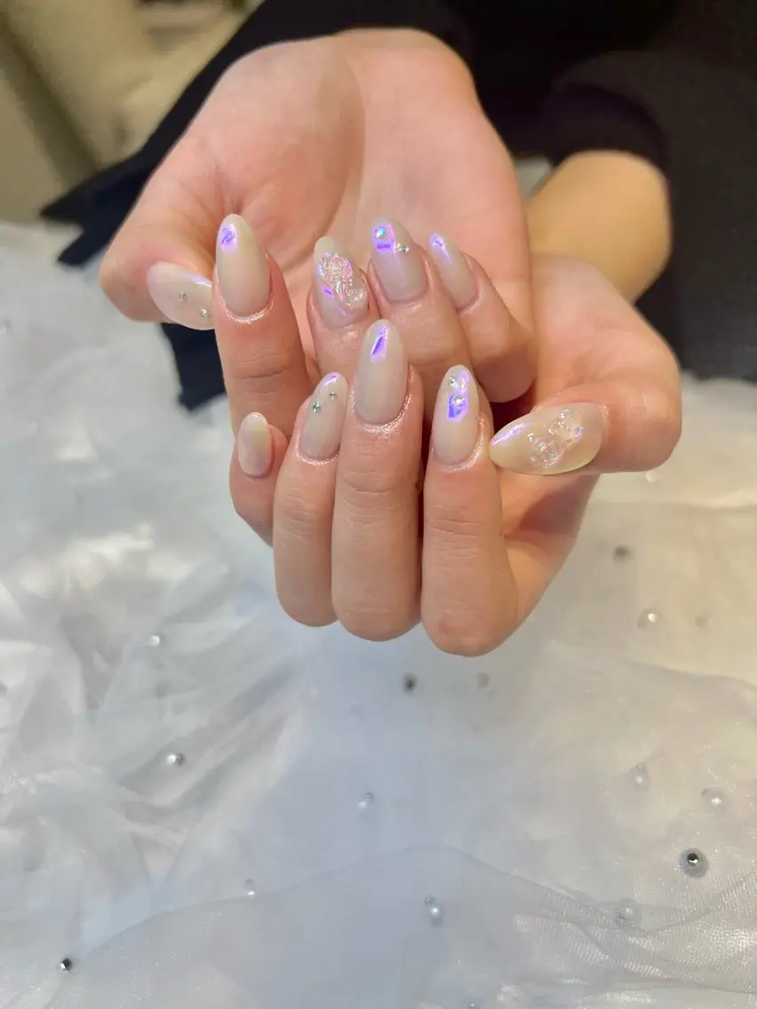 ネイル オーロラネイル ハンドネイル mochi. nail🌿のネイルデザイン