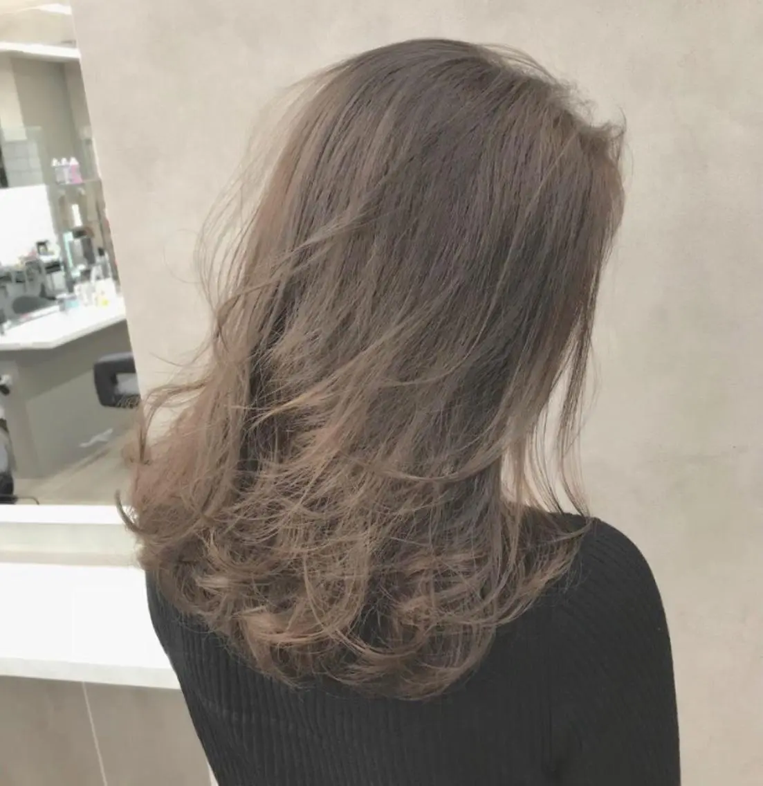 ミディアム カラー ベージュカラー ミルクティーベージュ 柔らかbeige モトキのヘアスタイル