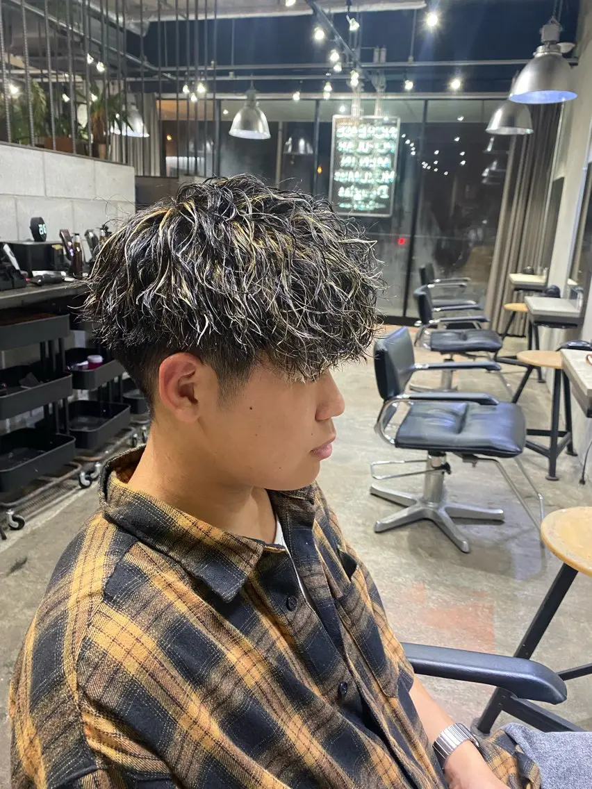 カット ＋ メッシュカラー ＋ ツイスパ26400⭐️の写真