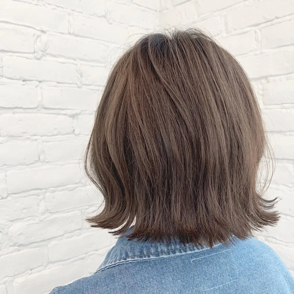 ミディアム カラー いけだ　ひかり ハイライトくびれヘアのヘアスタイル