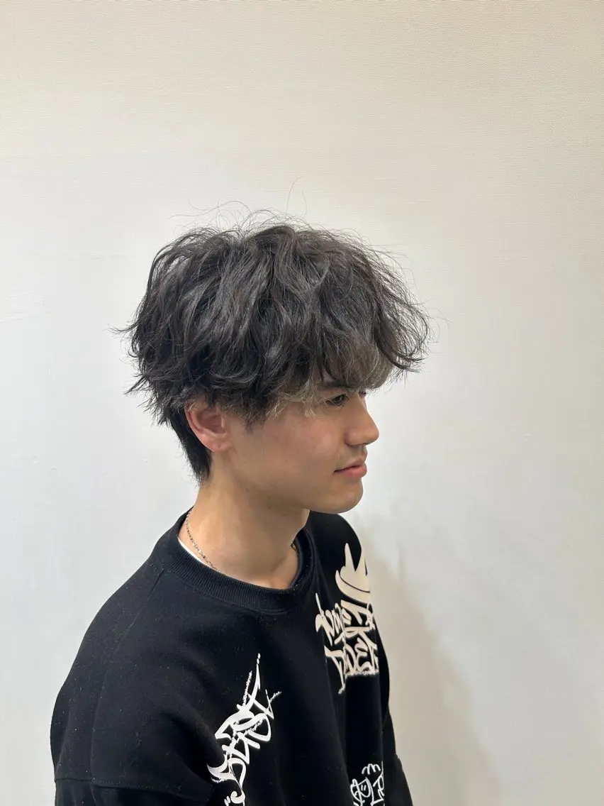 ショート メンズ メンズパーマ メンズツイストパーマ ツイストパーマ Ryujiハイトーン /デザインカラーのヘアスタイル