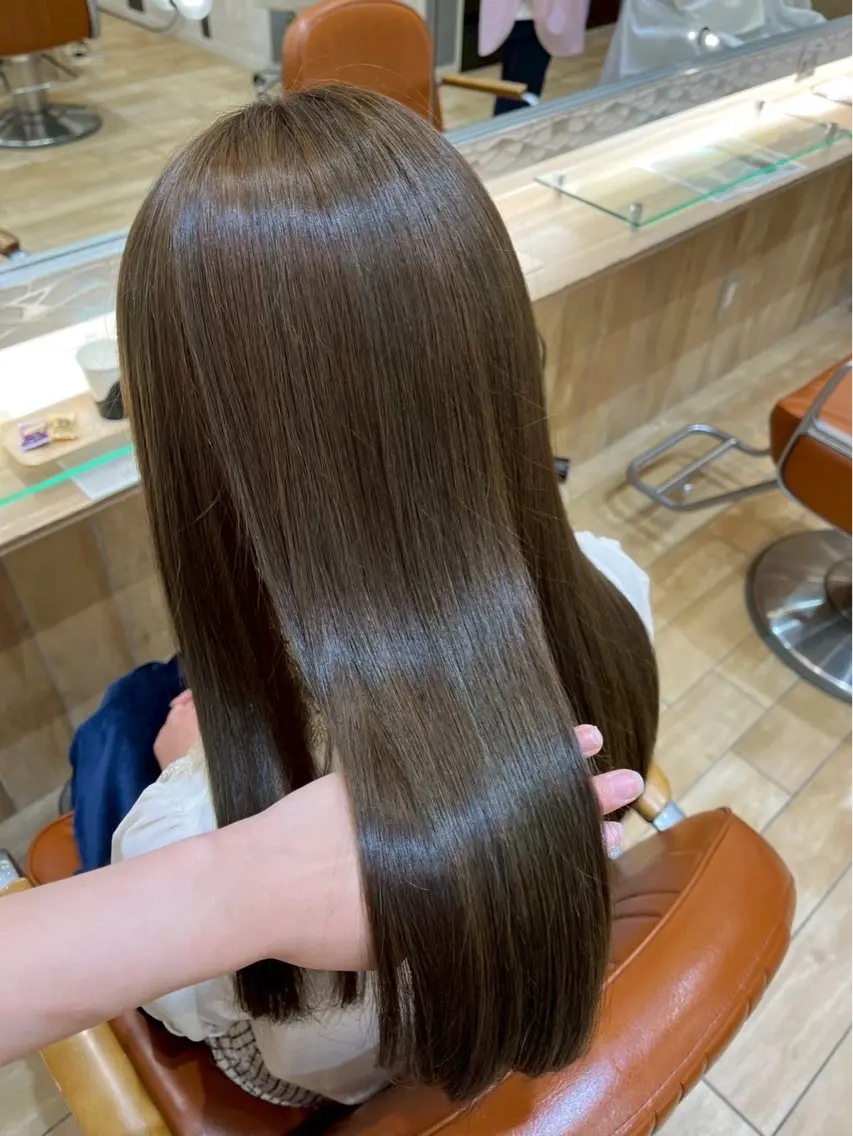 ロング カラー ベージュカラー オリーブベージュ ヘアカラー トリートメント 長谷 理菜のヘアスタイル