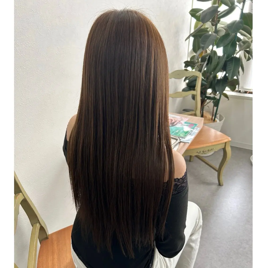 ロング カラー ベージュカラー オリーブベージュ ヘアカラー トリートメント ambiance コゴミのヘアスタイル
