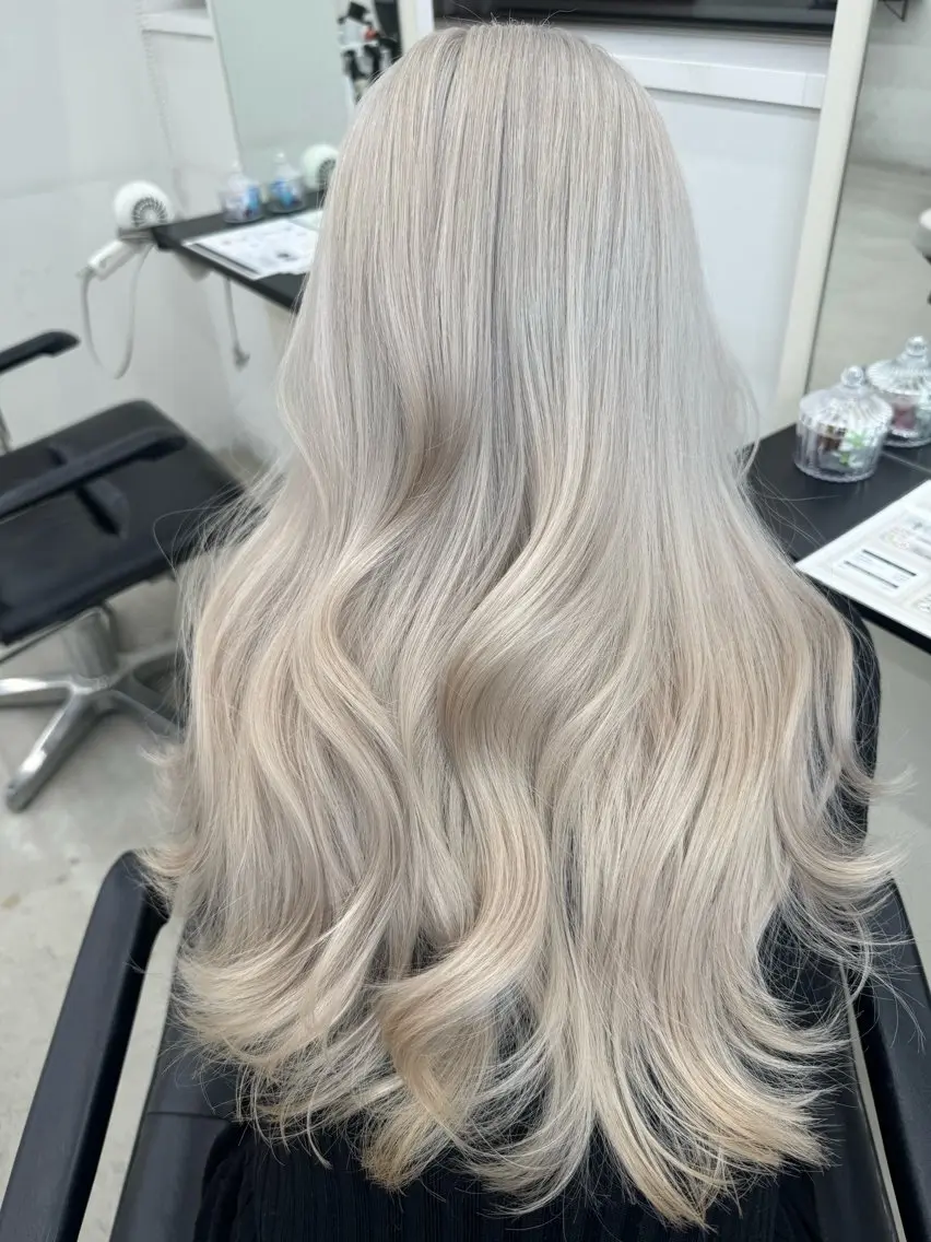 カラー ブリーチ 透明感カラー ハイトーンカラー ヘアカラー ブリーチ/ハイトーン 名古屋栄 リカのヘアスタイル