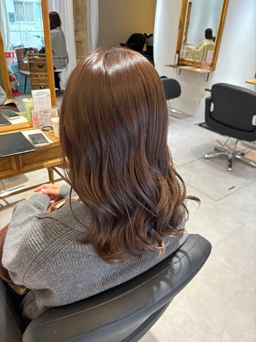 ミディアム カラー ブラウンカラー ピンクカラー ピンクブラウン ヘアカラー トリートメント ツヤカラー🫧Sae ネイルモデル募集中のヘアスタイル