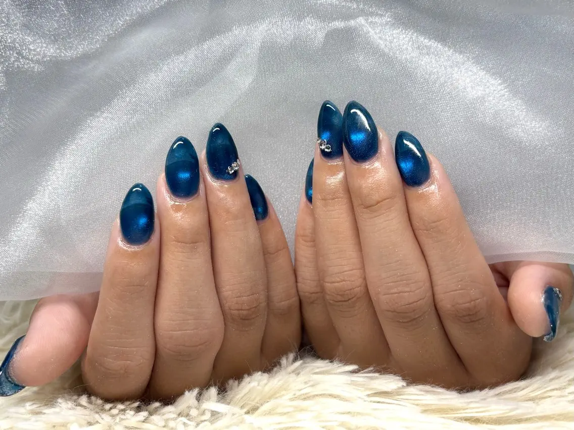 ネイル ハンドネイル パッチリオメメ Lianaのネイルデザイン
