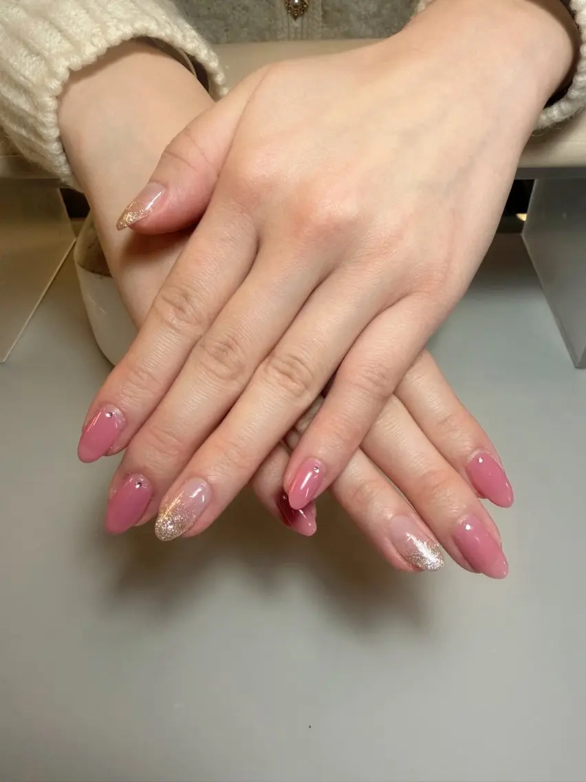 ネイル グラデーション ワンカラーネイル ピンク バレンタイン Luana / ayanaのネイルデザイン
