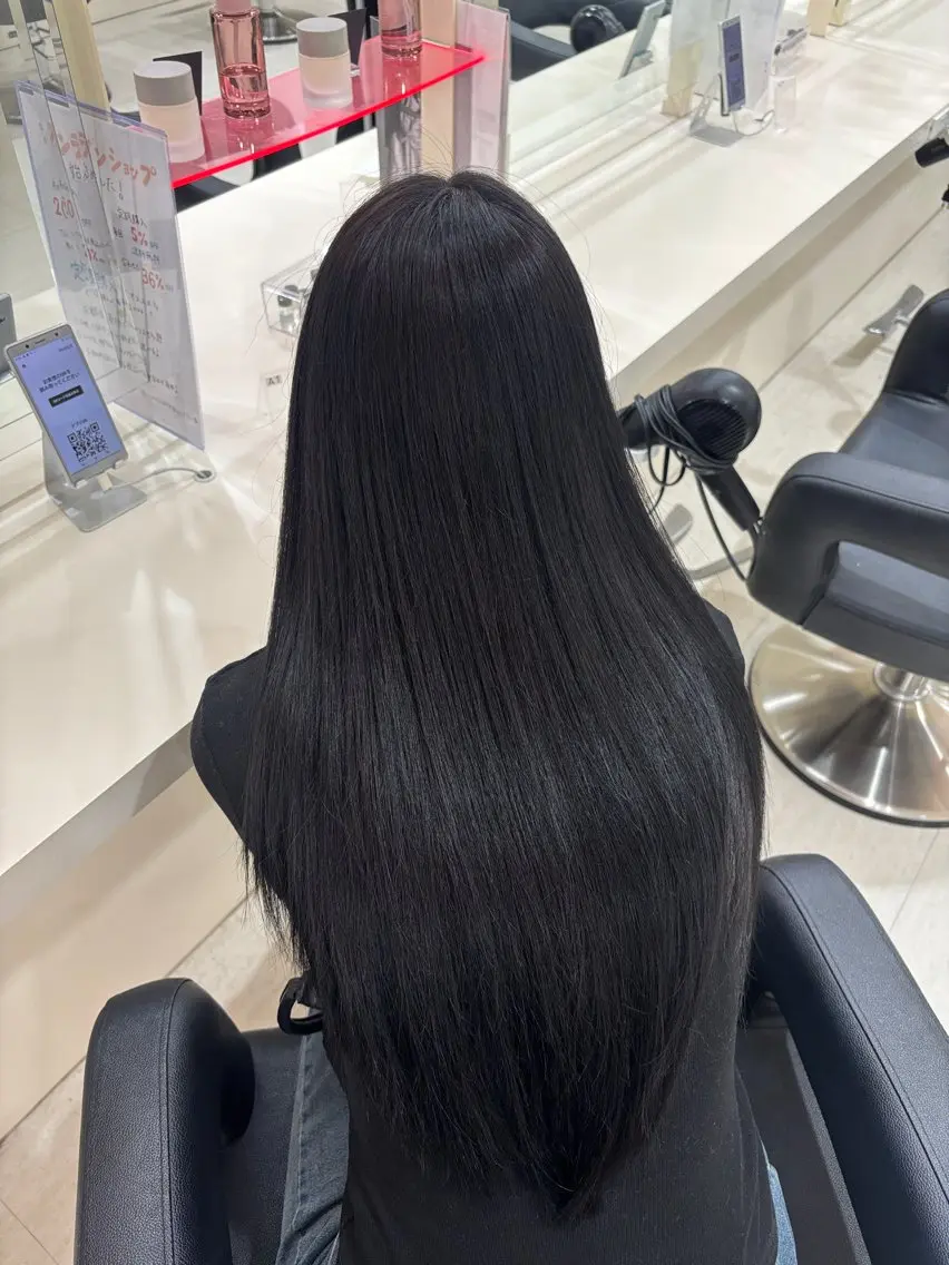 ロング カラー ヘアアレンジ ヘアカラー トリートメント 透明感暗髪カラー🦦 おとは🫧のヘアスタイル
