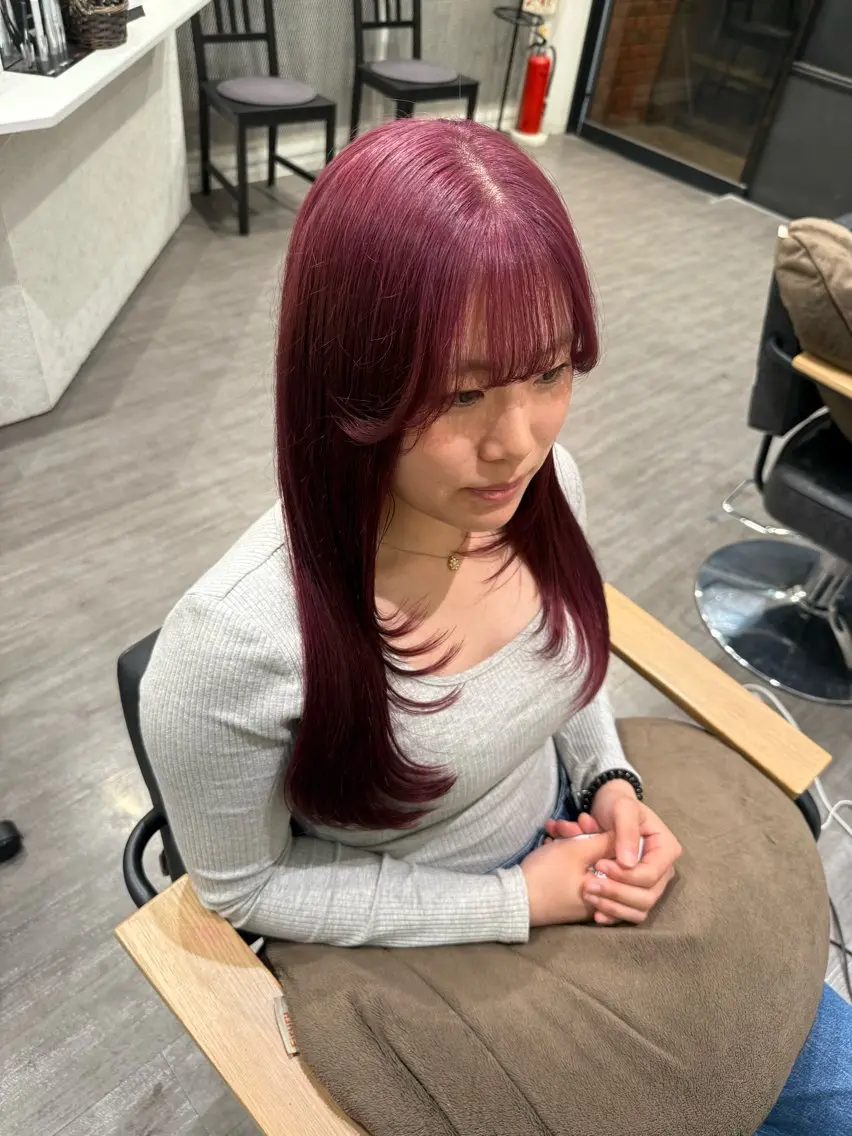 セミロング カラー カシス ピンクカラー レイヤーカット カット ヘアカラー トリートメント 艶髪レイヤー上田 紗也🇰🇷💗のヘアスタイル