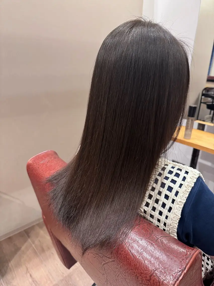 ロング 縮毛矯正 藤原 杏翼のヘアスタイル