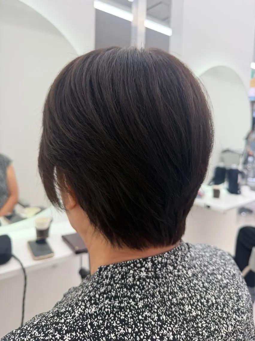 ショート カット ヘアカラー 結城 虹心のヘアスタイル