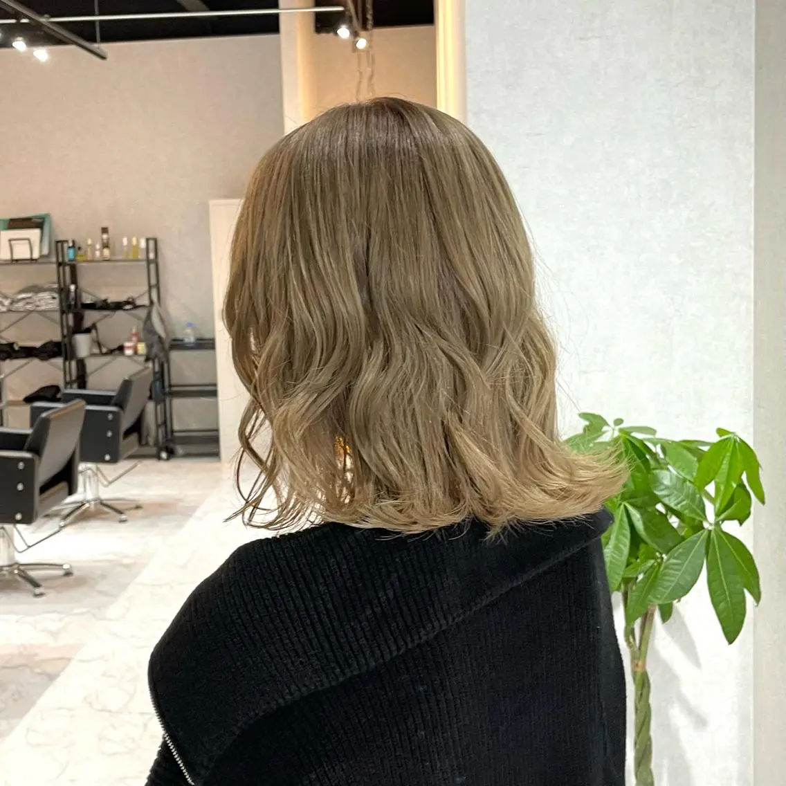 ミディアム カラー ヘアアレンジ バレイヤージュ デザインカラー ハイライトカラー 外国人風カラー ハイライト カット ヘアカラー トリートメント アンドウ ユウ/ レイヤーカット/韓国のヘアスタイル