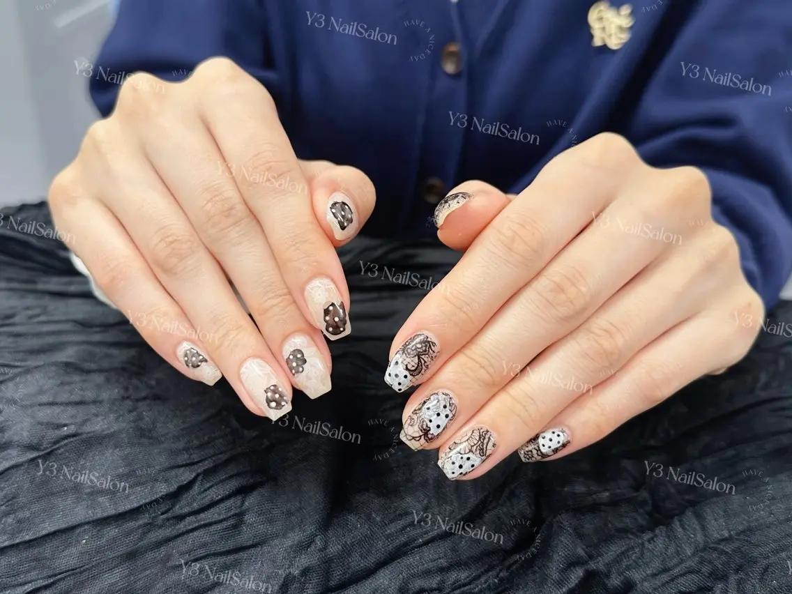 ネイル アートネイル ドット フラワーネイル ジェルネイル 韓国ネイル ハンドネイル Y3 NailSalonのネイルデザイン