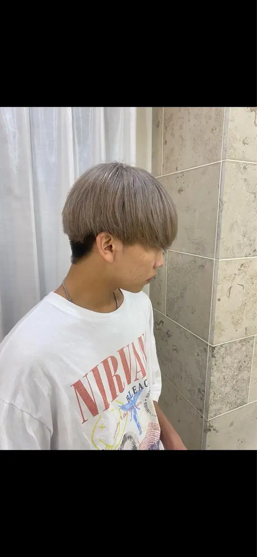 ミディアム カラー メンズ ベージュカラー ダブルカラー グレージュ ミルクティーベージュ 田澤 史悠  平日限定のヘアスタイル