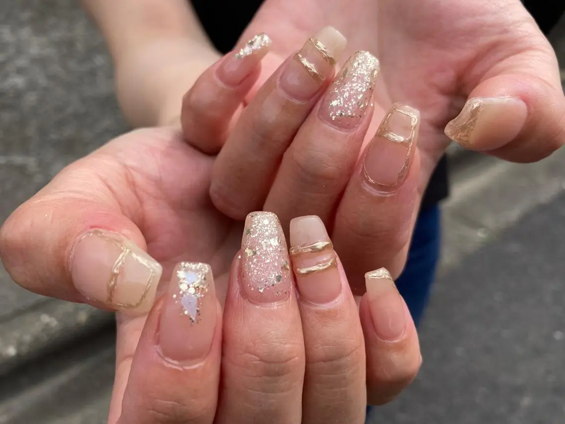 ミディアム ネイル ハンドネイル フットネイル ✴︎ Delightのネイルデザイン