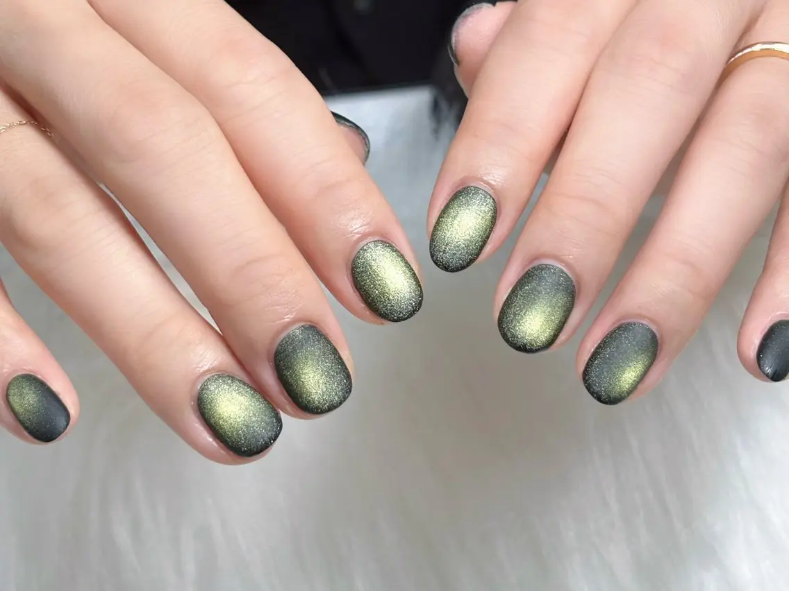 ネイル ジェルネイル キラキラネイル ロングネイル マグネットネイル 持ち込み ハンドネイル Sully Nail  Labのネイルデザイン