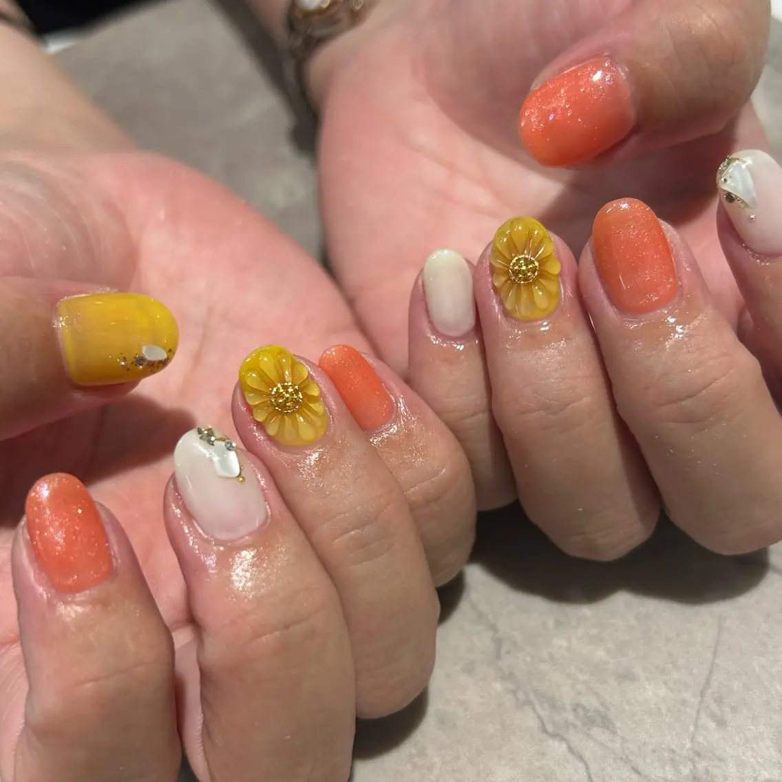 ネイル フラワーネイル ぷっくりネイル 夏ネイル Lulea nailのネイルデザイン