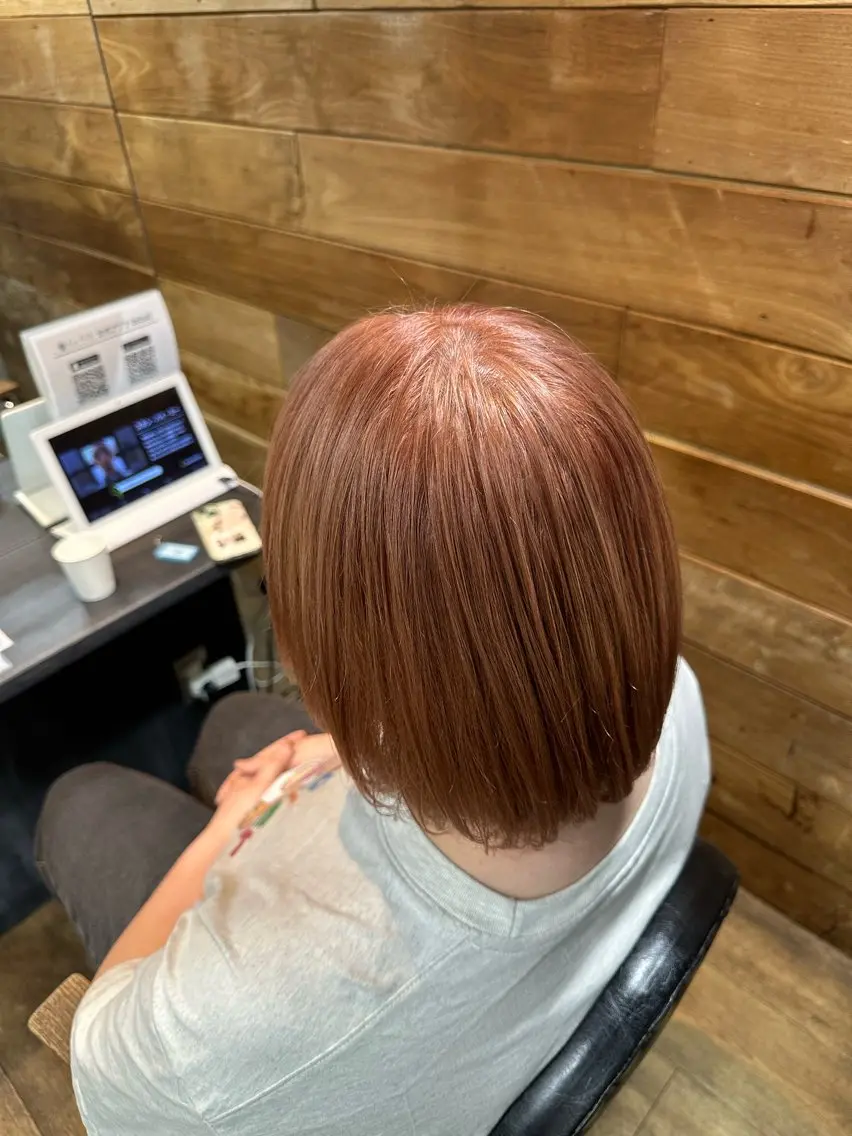 ミディアム カラー 抜きっぱなしブロンド ピンクカラー 縮毛矯正 白川 大哉のヘアスタイル