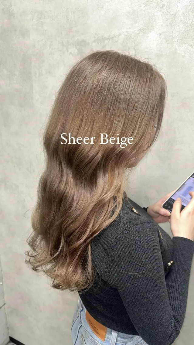 ロング カラー ベージュカラー ブリーチ シアーベージュ シルバー Rin♡透明感ピンク 🎀白肌ラベンダーのヘアスタイル
