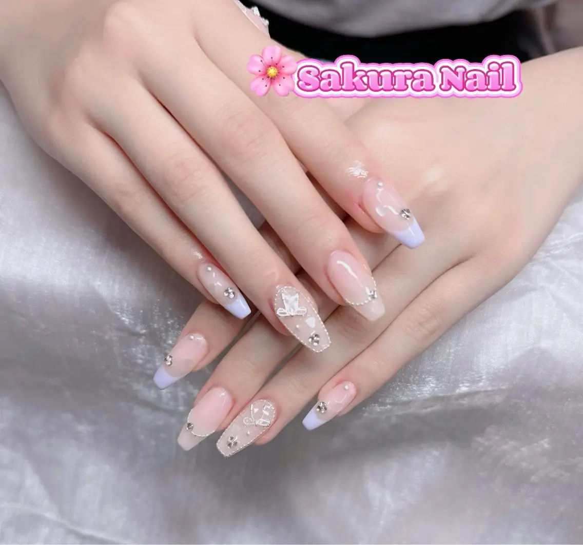 ネイル アートネイル オーロラネイル ボルドー チークネイル フレンチネイル ハンドネイル Sakura Nail Salonのネイルデザイン