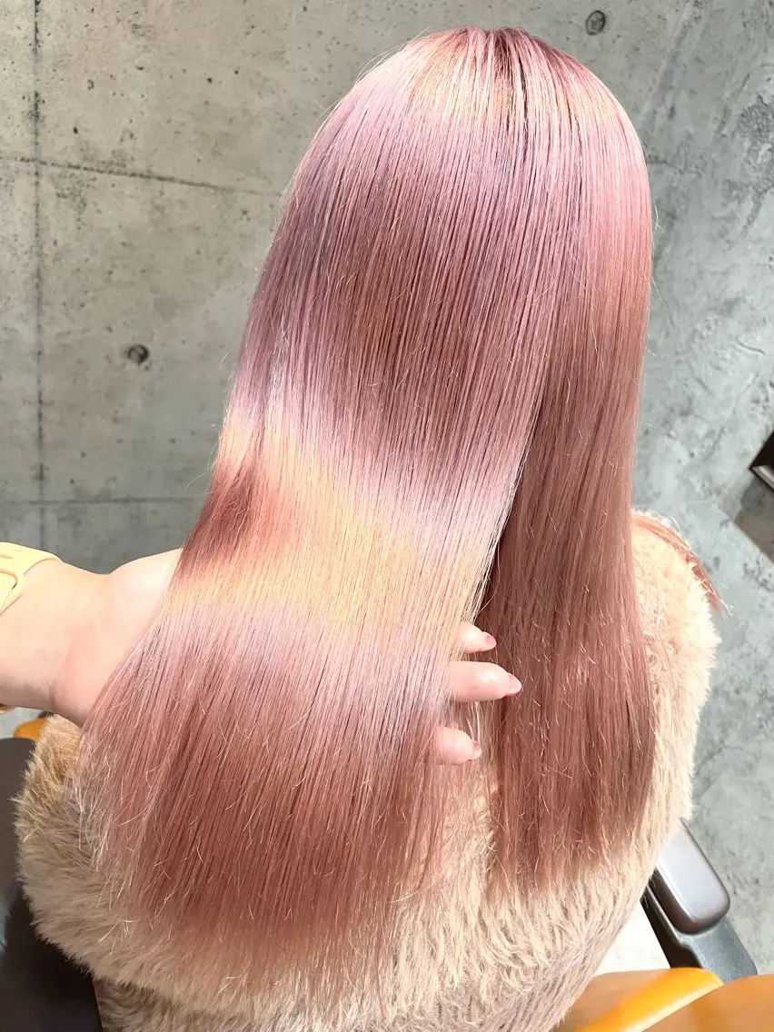 ロング カット ヘアカラー ブリーチ特化🎖️ピ ンクカラー高橋さやかのヘアスタイル