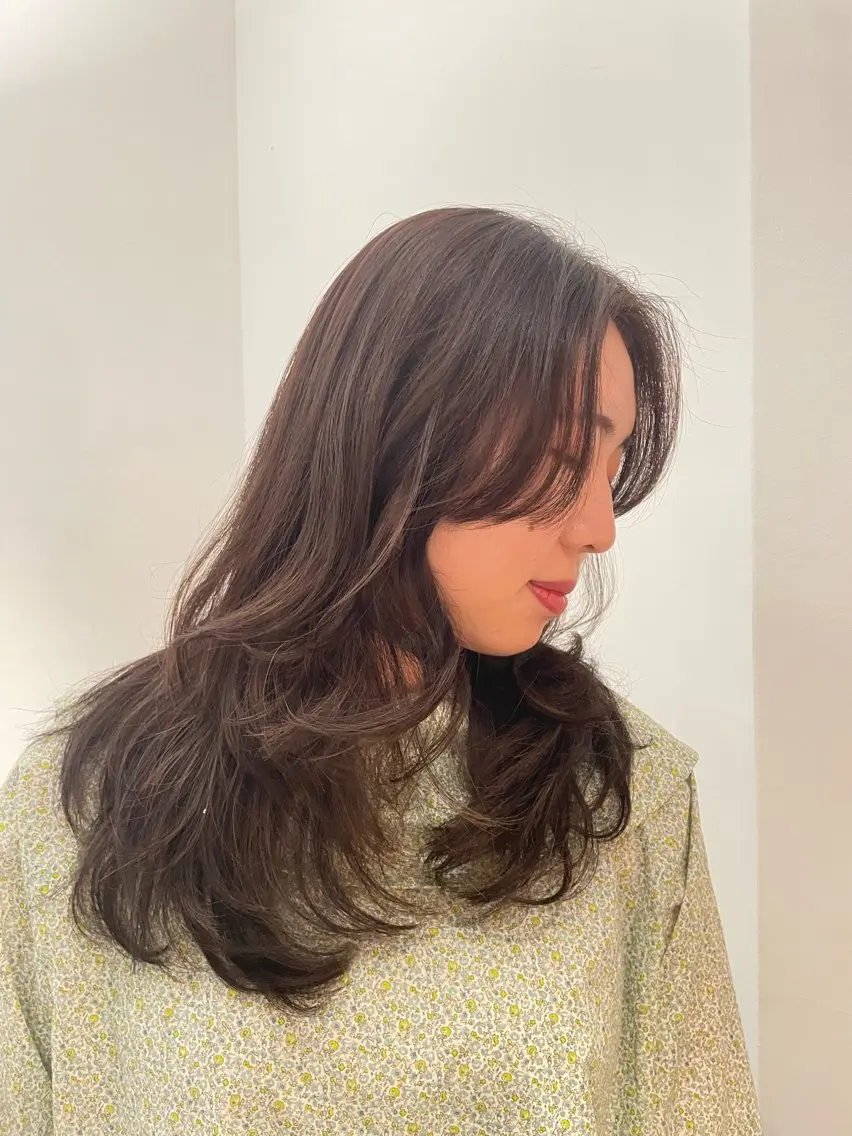 ロング レイヤーカット 土屋 桃佳のヘアスタイル