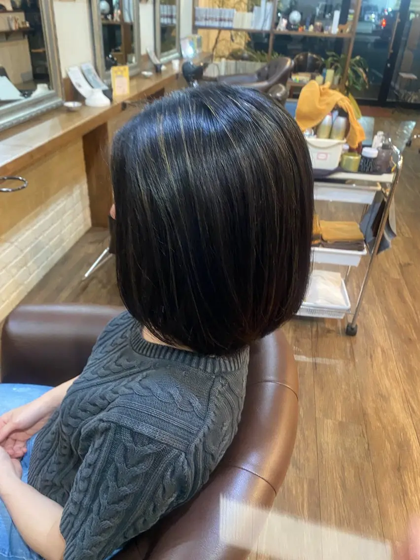ミディアム ヘアカラー 肥田 夕蘭のヘアスタイル