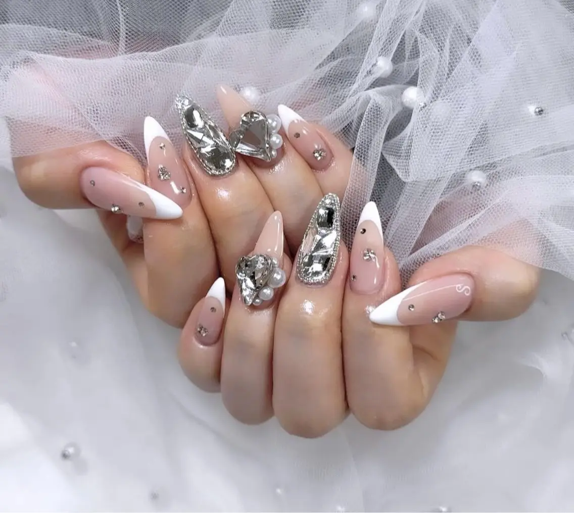 ネイル グラデーション キラキラネイル ワンカラーネイル 冬ネイル Jenn Nail Salonのネイルデザイン