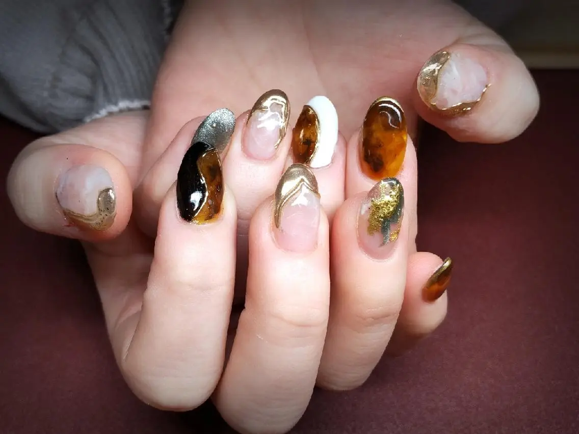 ミディアム ネイル べっ甲ネイル 長さ出し ジェルネイル ニュアンスネイル スカルプネイル T&A nailのネイルデザイン