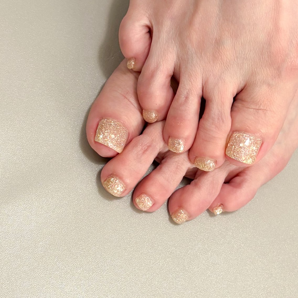 ネイル フットネイル ラメ(グリッター) ワンカラーネイル kashimia nail/RIHOのネイルデザイン