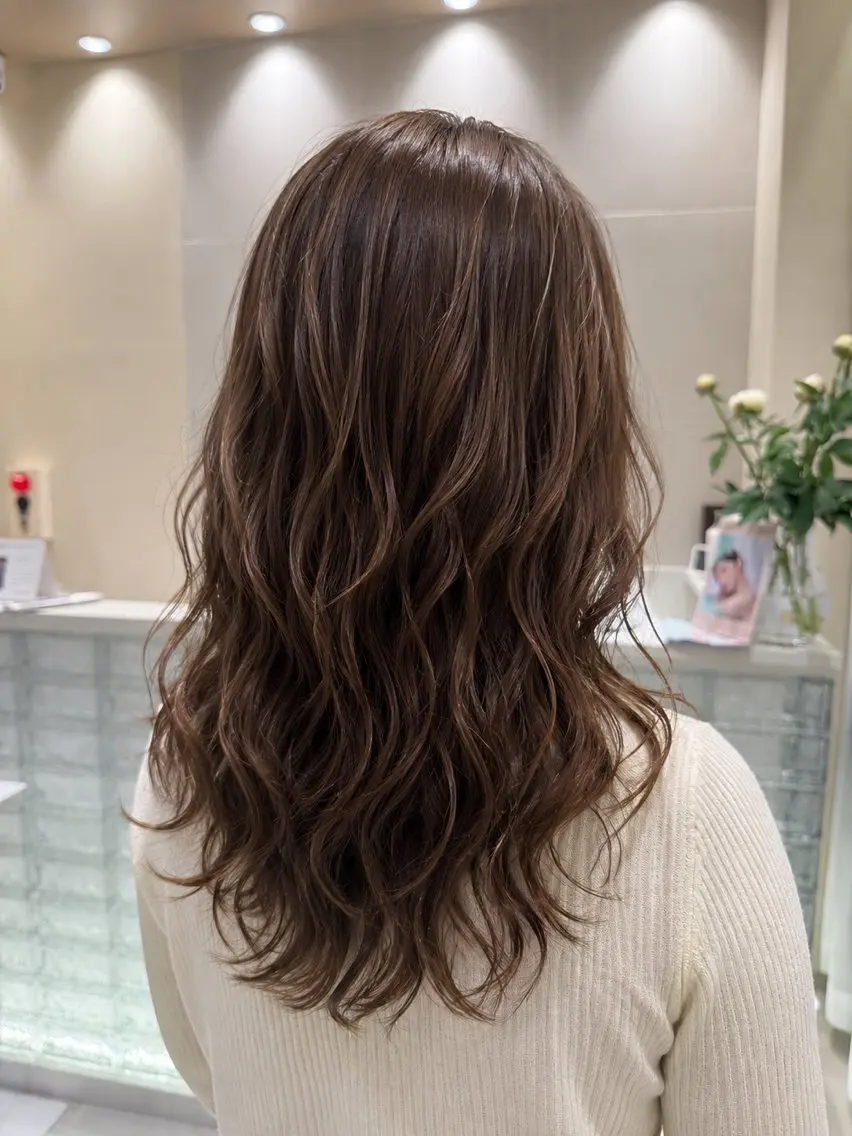 ロング パーマ レイヤーカット カット パーマ 阪上 沙織のヘアスタイル