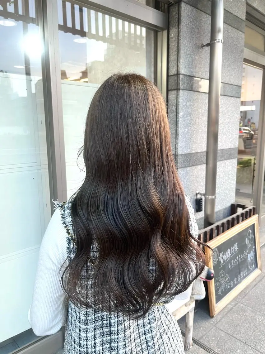 ロング カラー ベージュカラー ブリーチ ブリーチなしカラー オリーブベージュ 村田梨乃/ minim hairのヘアスタイル