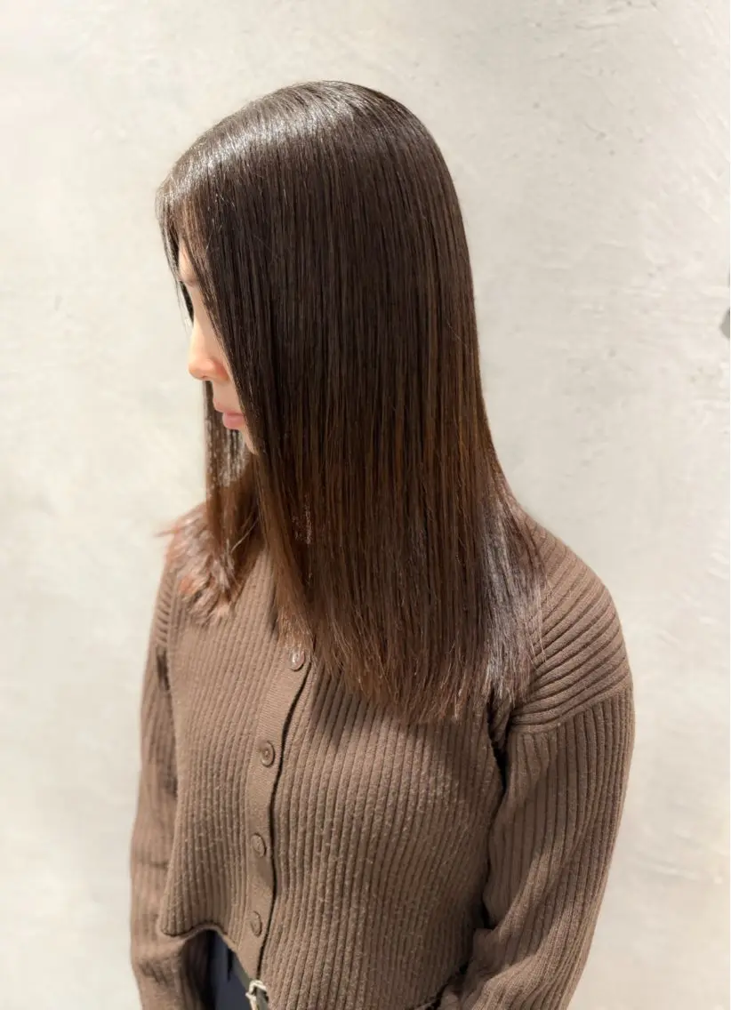 セミロング カット 縮毛矯正 カセヤ リョウのヘアスタイル