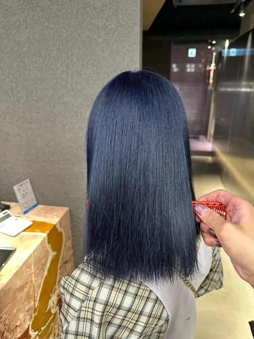 ミディアム カラー ブリーチ レイヤーカット トリートメント ヘアカラー ハイトーン/ ブリーチ/縮毛矯正のヘアスタイル