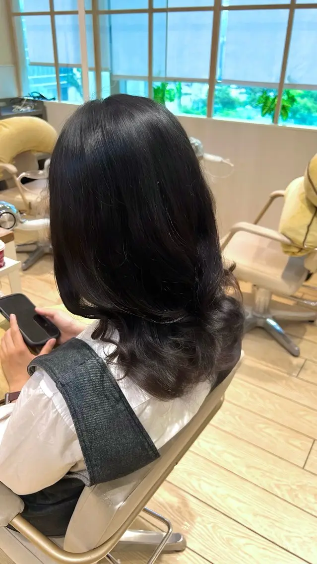 カット+コテ巻き風パーマ《ダメージ補修トリートメント》の写真