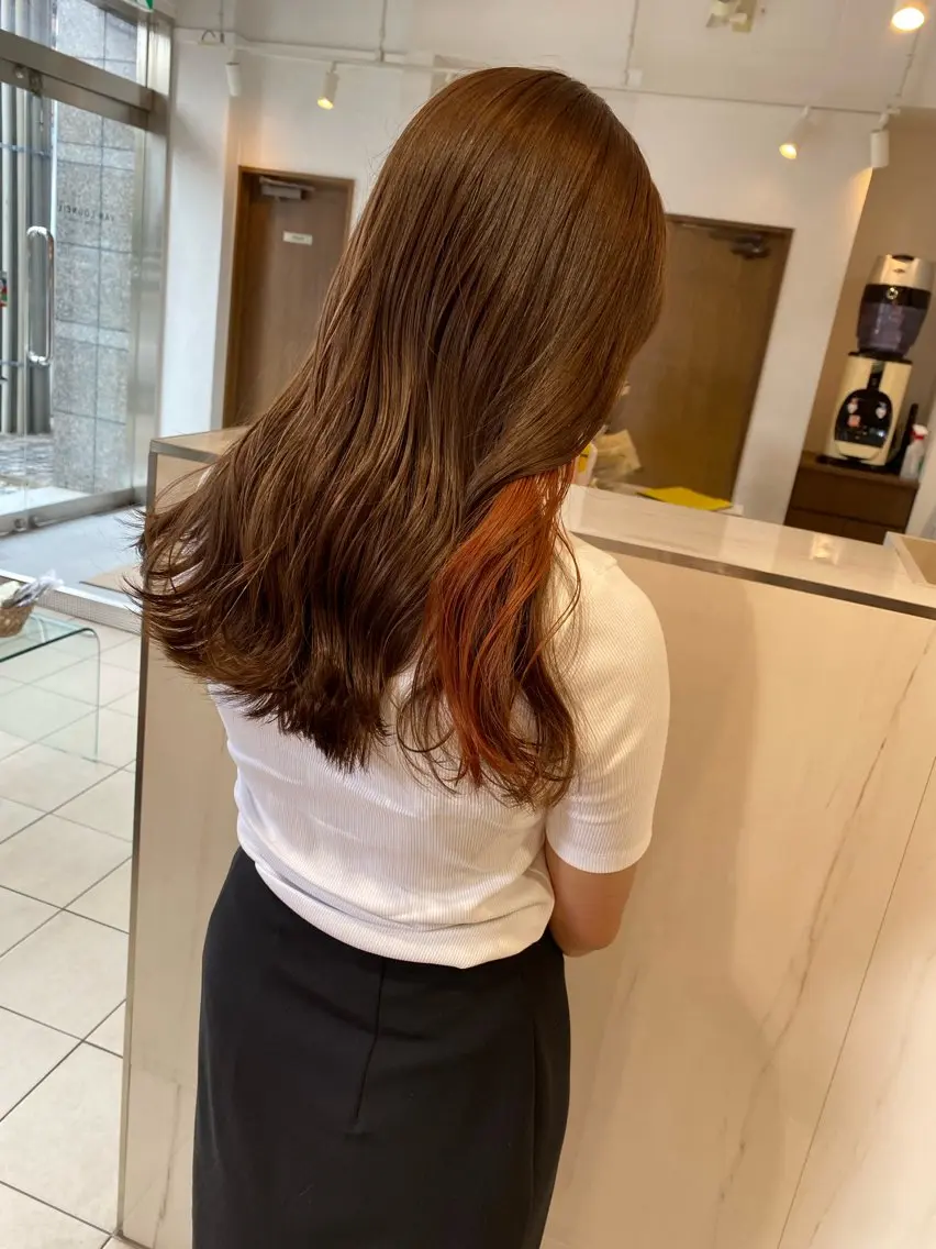 ロング 塩崎 絢世のヘアスタイル